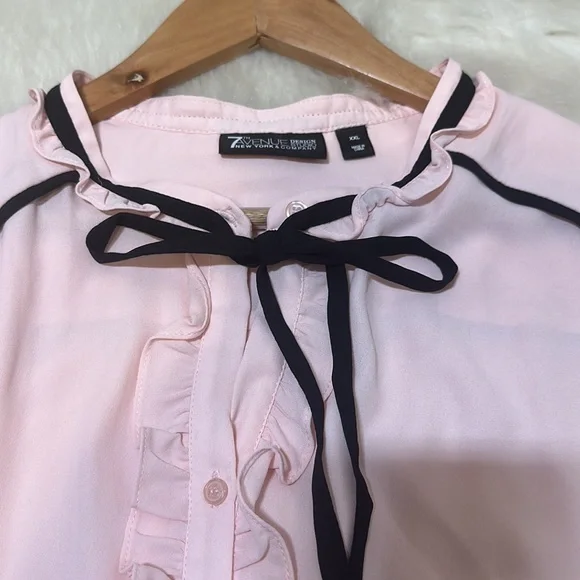 7TH AVENUE New York & Company Blouse - Picture 5 of 7